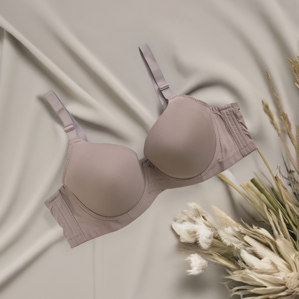Woman wearing Comfort Curve Bra in coffee SHAPE