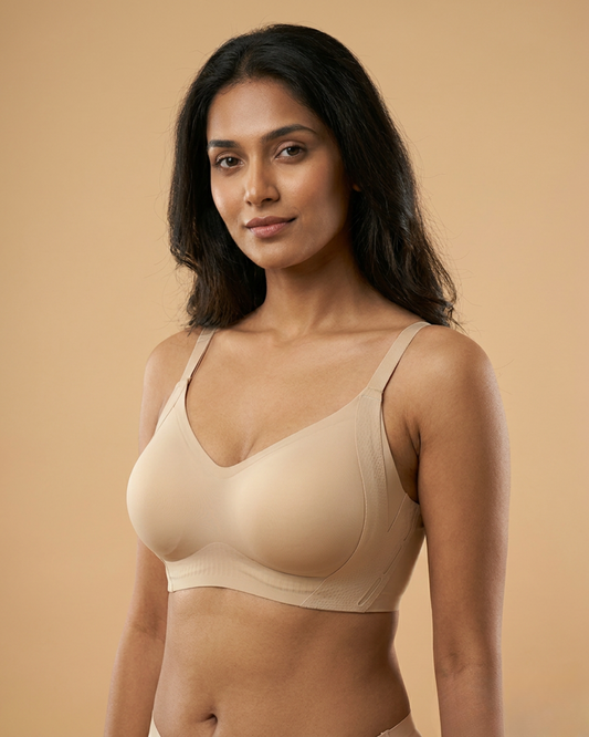 Woman wearing Longwear Bra in beige SHAPE