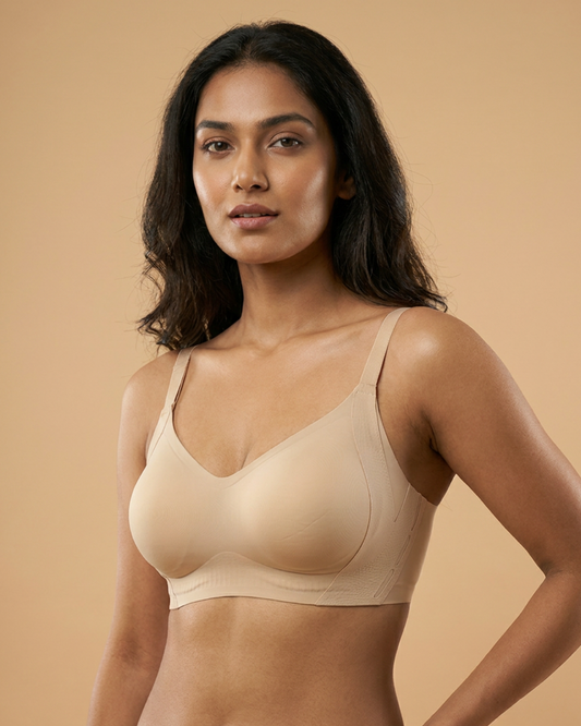 Woman wearing Longwear Bra in beige SHAPE